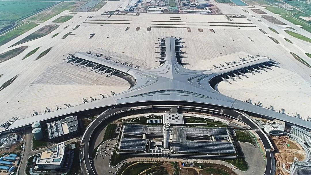 匠造一流东北亚国际枢纽机场！中装建设“筑”力青岛胶东国际机场成功试飞